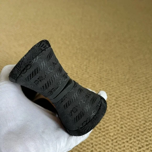 Prada Vintage Black Logo Toe-Post Sandals - Picture 11 of 16